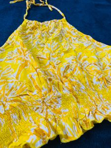 FREE DELIVERY!!!!!!! Yellow tie up top