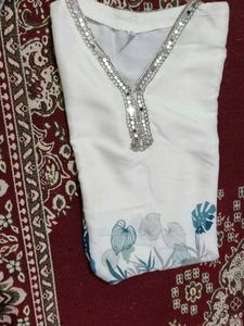 Elegant White Kurta with Mirror Work