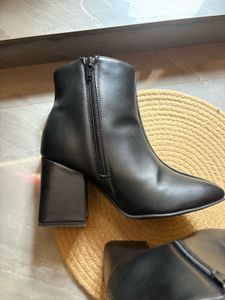 Black Block heel ankle Boots