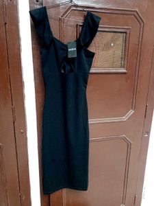 Chic Black Cut-Out Dress with Ruffle Sleeves