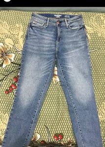 Levis High Rise Ankle Jeans