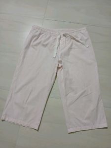 🎀 Uniqlo Pink and white stripped bottom wear