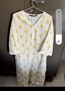 Embroidered Chikankari Kurta