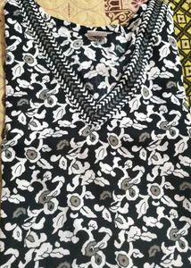 Elegant Black &amp; White Printed Kurta Top