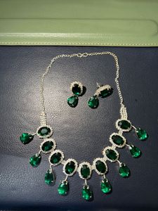 Emerald Green Gemstone Necklace & Earring Set