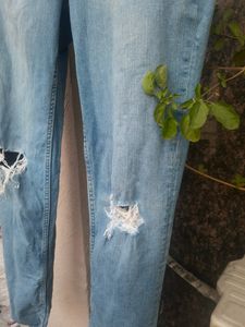 H&amp;M Ripped Jeans