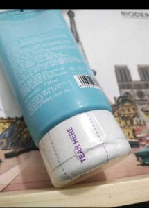 Dot &amp; Key Face Wash