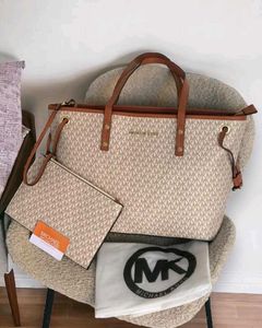 MICHAEL KORS**JET SET LARGE TOTE BAG WITH ZIP*