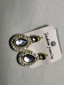 Stunning Kundan Necklace and Earring Set