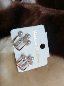 Fashionable Pearl &amp; Crystal Studs