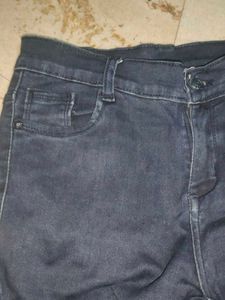 Dark Wash Capris