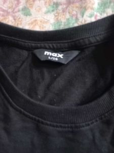 Black "UNDFEATED" shrug
