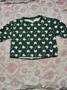 green 💚 design shirt