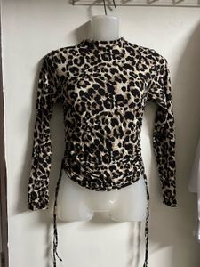 Leopard Print Ruched Long Sleeve Top