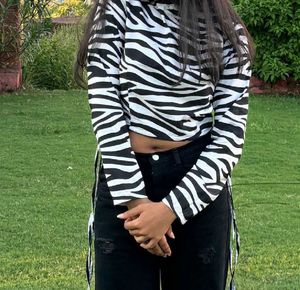 Stylish Zebra Print Crop Top