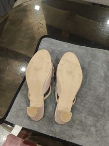 Elegant Flats with Bow Detail