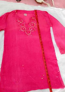 Very Cute&amp; Beautiful Neck Embroidery Kurti