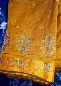 Elegant golden Yellow Embroidered Saree✨💛⚜️