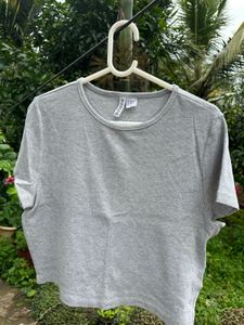 H&M Divided Grey Ribbed T-Shirt