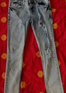 UMM Ripped blue jeans