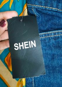 Dark Wash Denim Jeans with Front Pockets very new