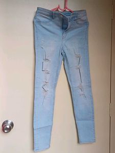 Light Wash Ripped Skinny Jeans
