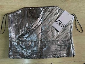 🤍 Sparkly Silver Tube Top + Black skinny jeans