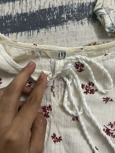 AND White Top