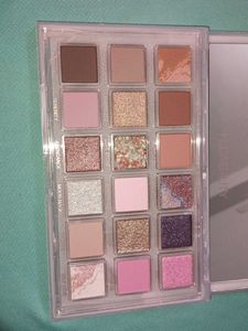 Huda Beauty Rose Quartz Palette