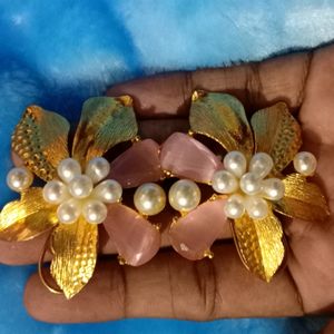 Price Drop Unused Best Quality Gold and Pink colour Earrings