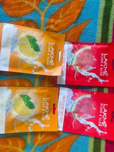 Lakme Blush & Glow Sheet Masks
