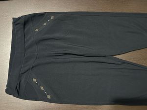 Comfortable navy blue jeggings