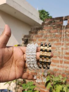 earing and hair accessory