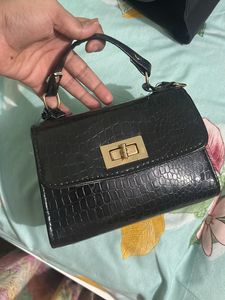 Chic Black Croc Embossed Handbag