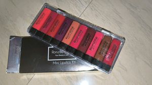 Women Lipstick With Defferent Shades