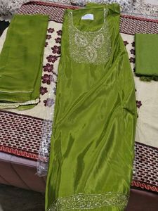 Elegant Green glass silk suit