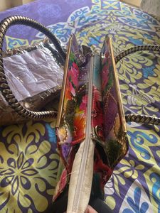 Handbag With One Chain..
