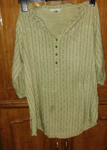 Chic Green Printed Button-Up Top