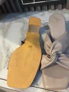 Stylish Knot Detail Block Heels