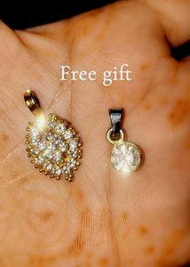 Elegant Necklace Set with Brooch