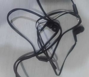 Black Wired Earphones