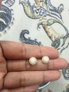 Sparkling Stud Earrings very beautiful