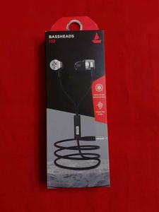 boAt BassHeads 132 wired earphones
