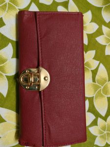 Maroon Wallet