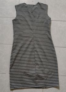 FIG : Striped sleeveless dress 😍