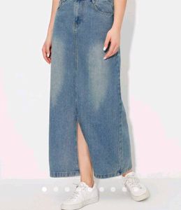 Savana Frint-slit Skirt