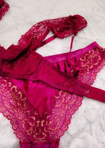 Lace Bra and Panty Set