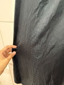 Black bodycon dress