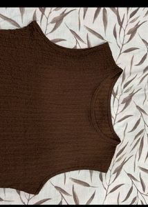 Chic Brown Wide-Leg Pants and tank top from Savana