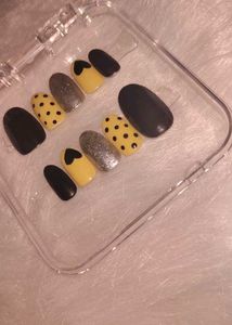 Cute Black Yellow Heart Press On Nails